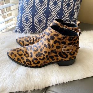 Steve Madden Calf Hair leopard Flat ankle booties